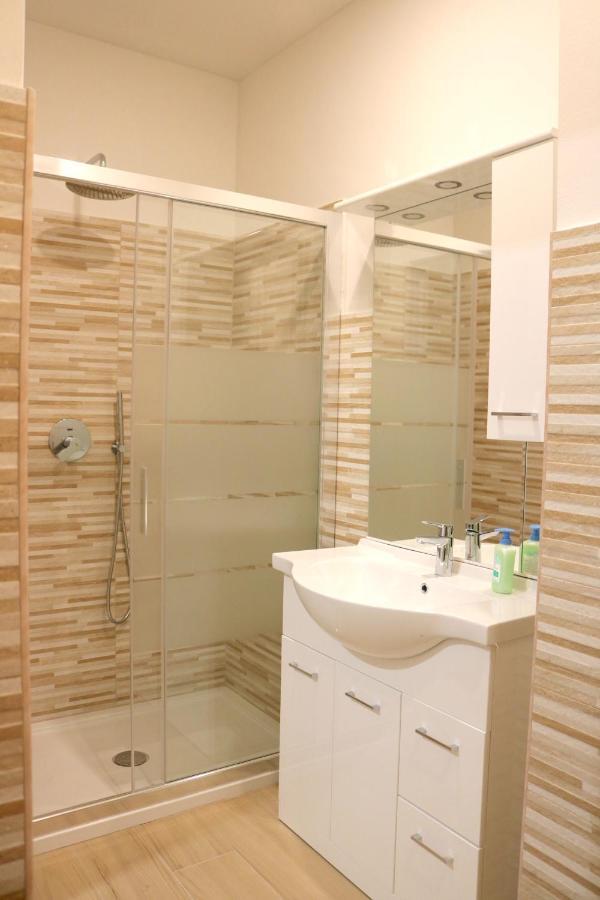 Portello Double Rooms Flat - 3 People Milão Exterior foto